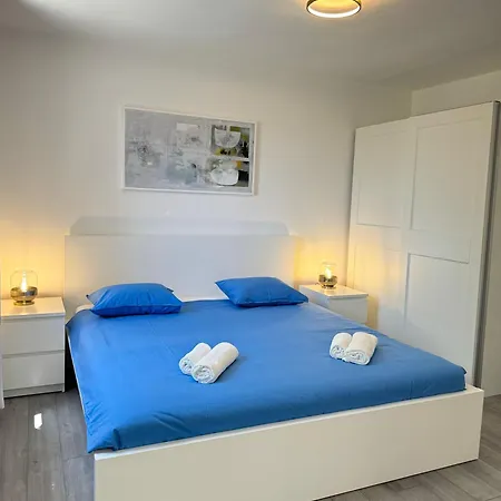 Artapart T Apartman *